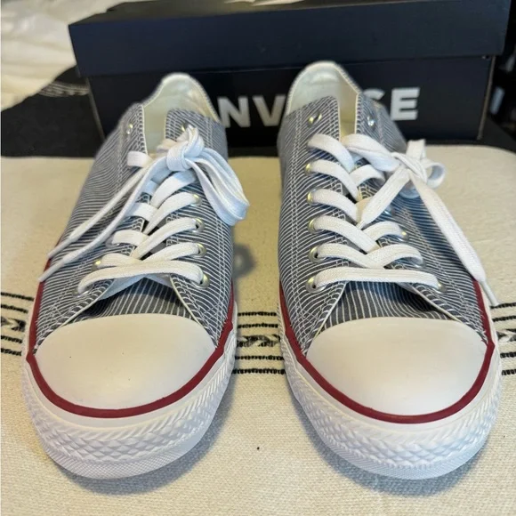 Converse Navy and White Pinstripe Sneakers size 10.5 - Picture 3 of 9